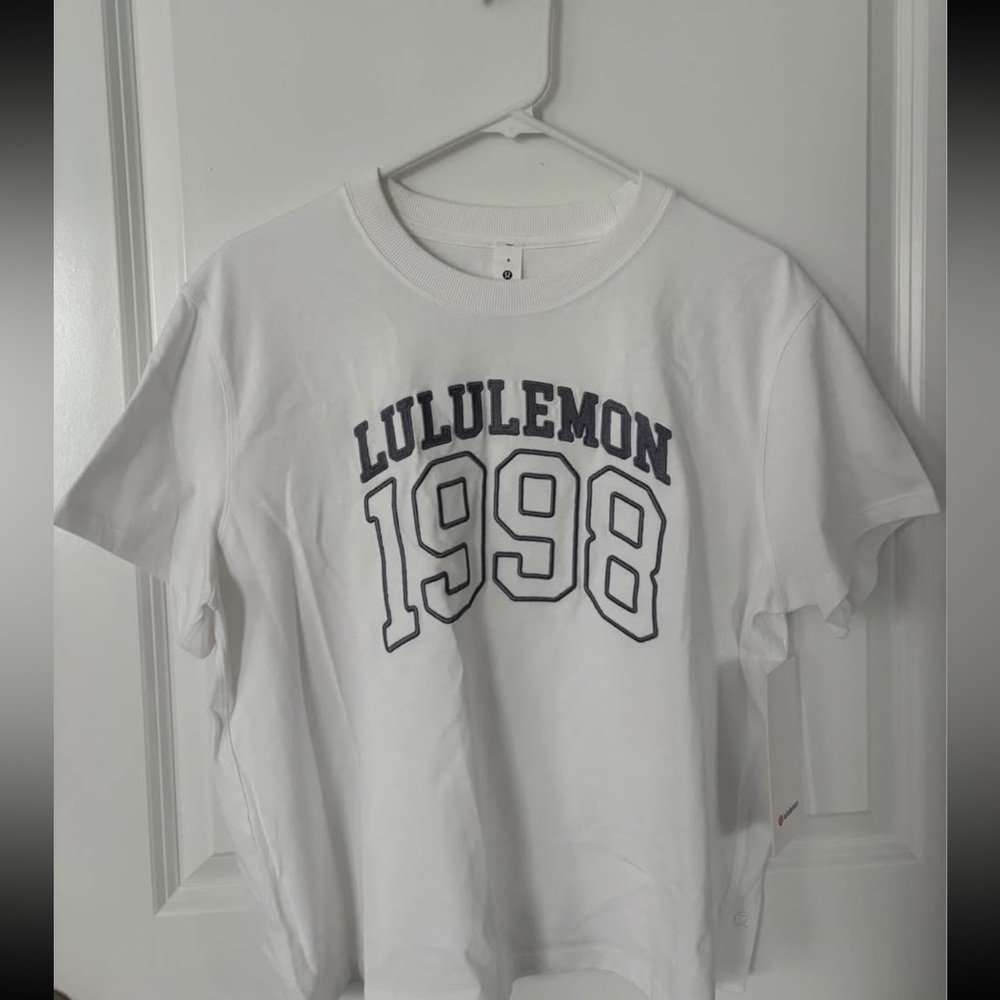 NWT Lululemon Relaxed-Fit Cotton Jersey Graphic Tee Size 8